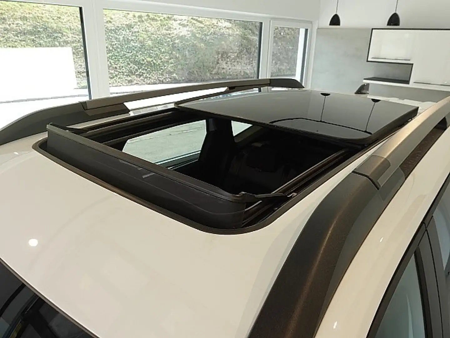 Vehicle image, number 15