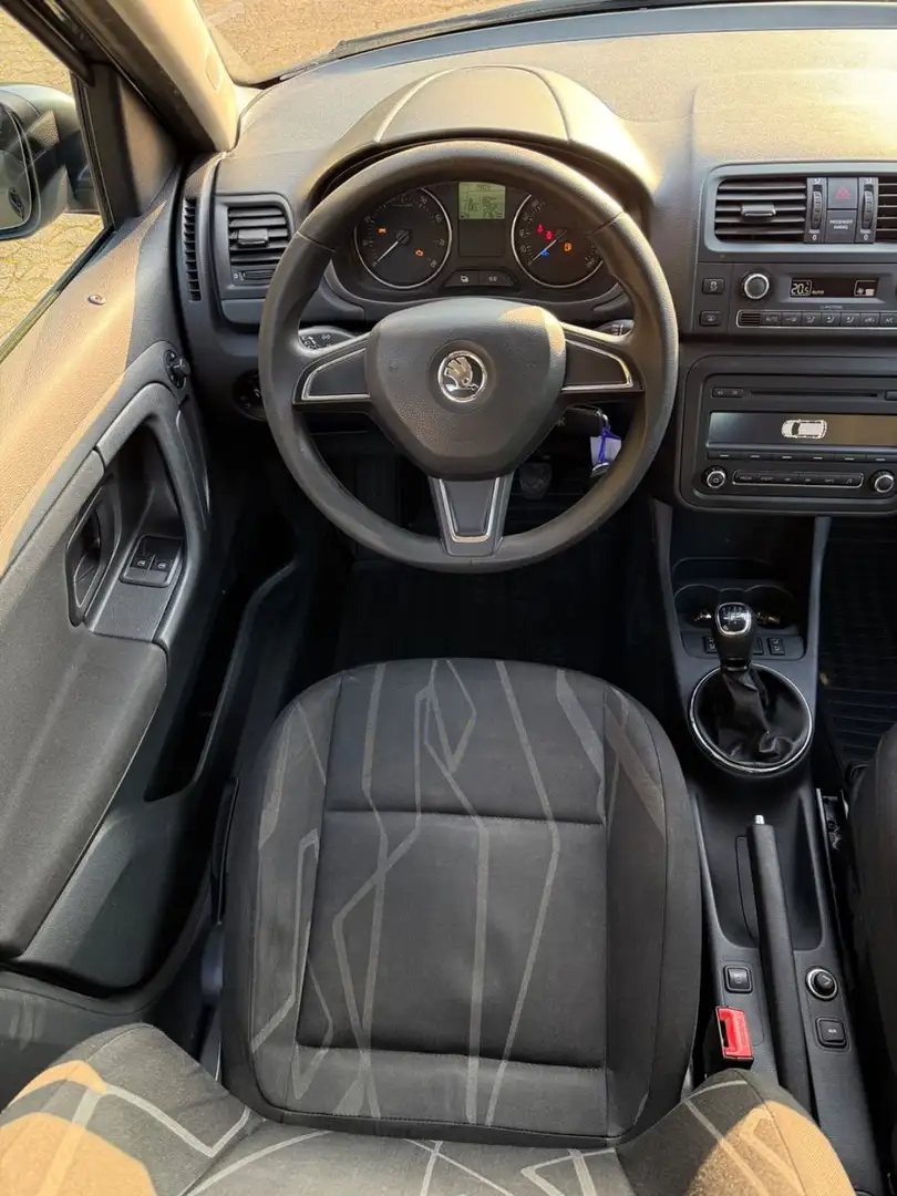 Vehicle image, number 13