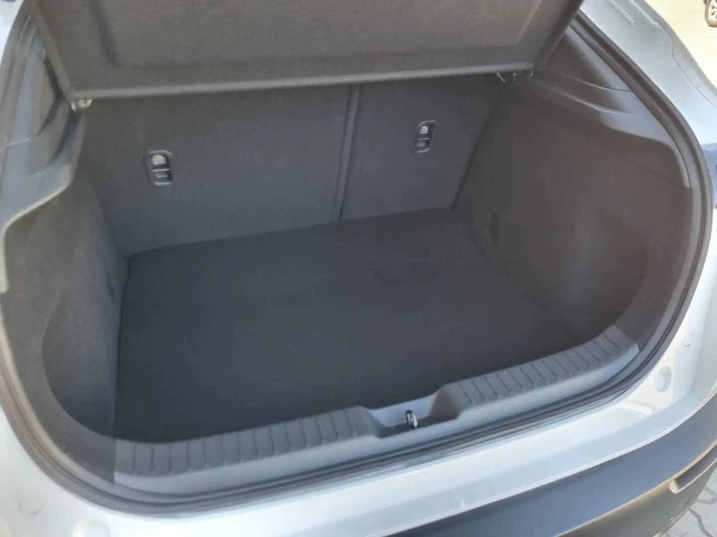 Vehicle image, number 9
