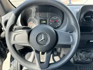 Vehicle image thumbnail, number 7
