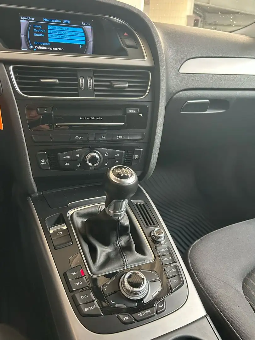 Vehicle image, number 6