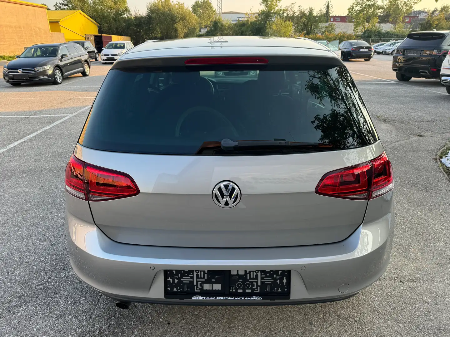 Vehicle image, number 6