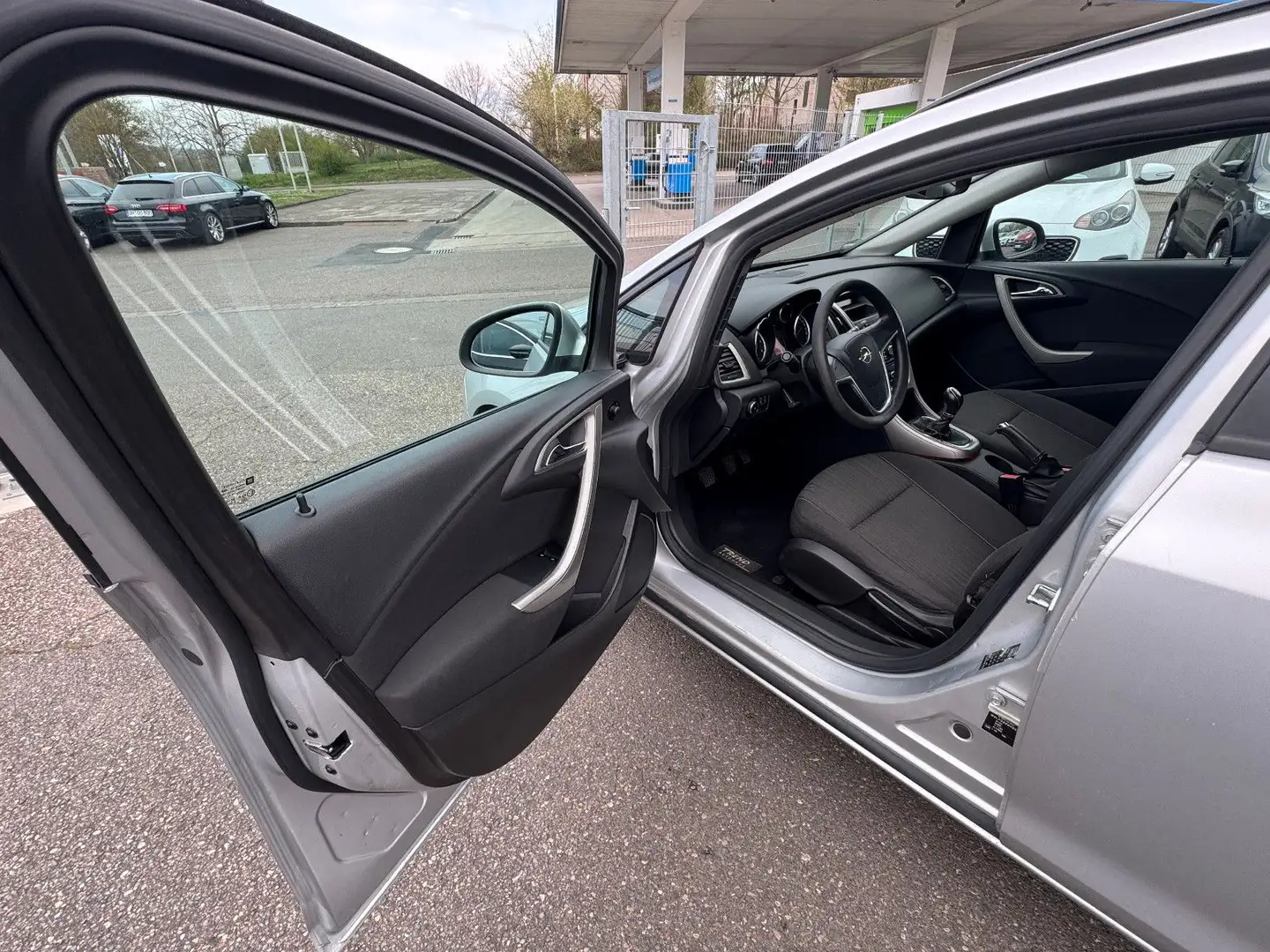 Vehicle image, number 9