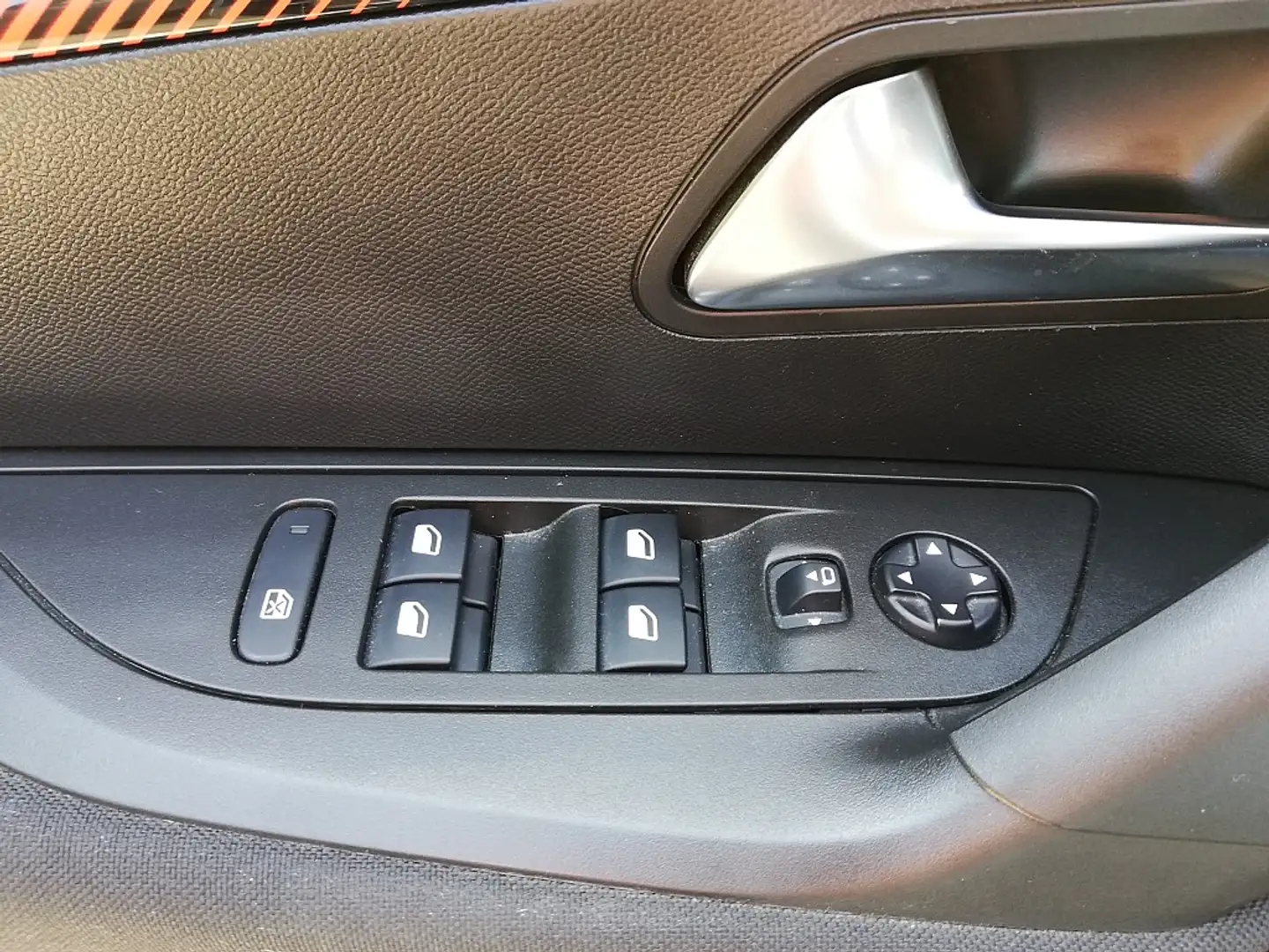 Vehicle image, number 13