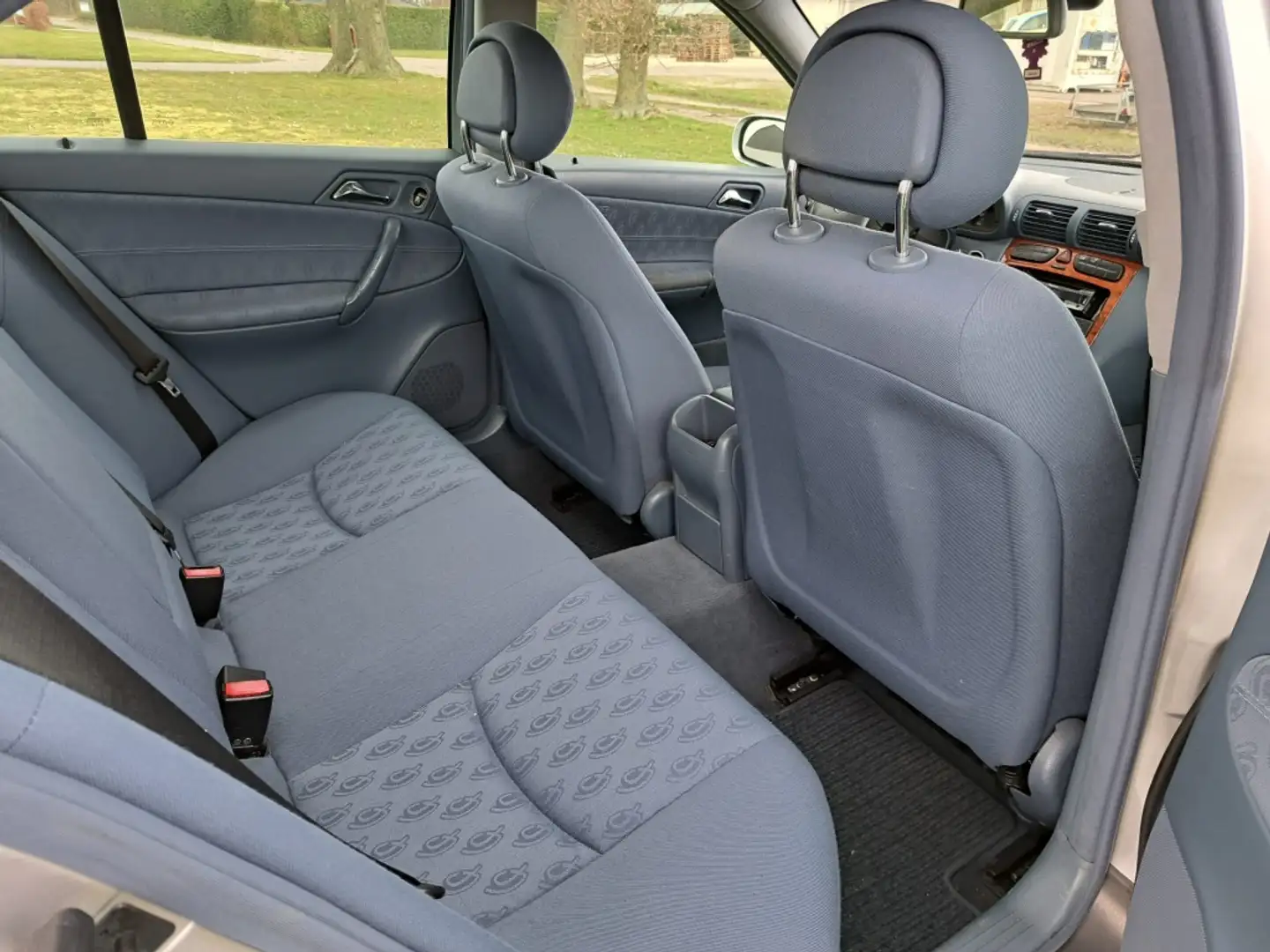 Vehicle image, number 11