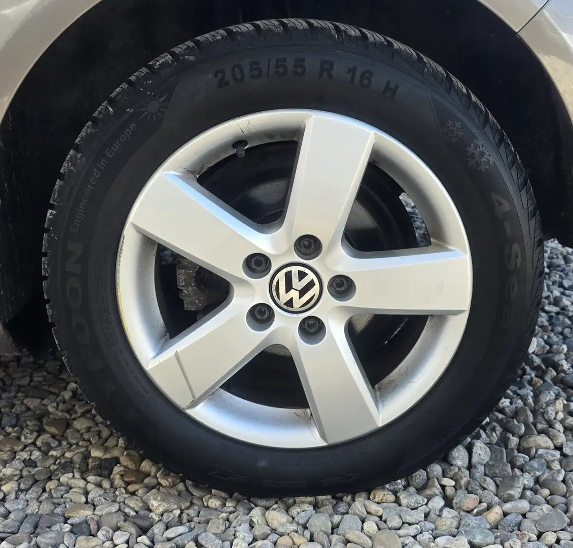 Vehicle image, number 19