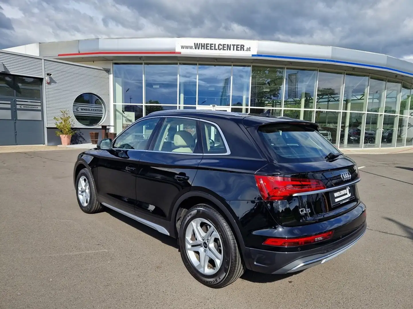 Vehicle image, number 9