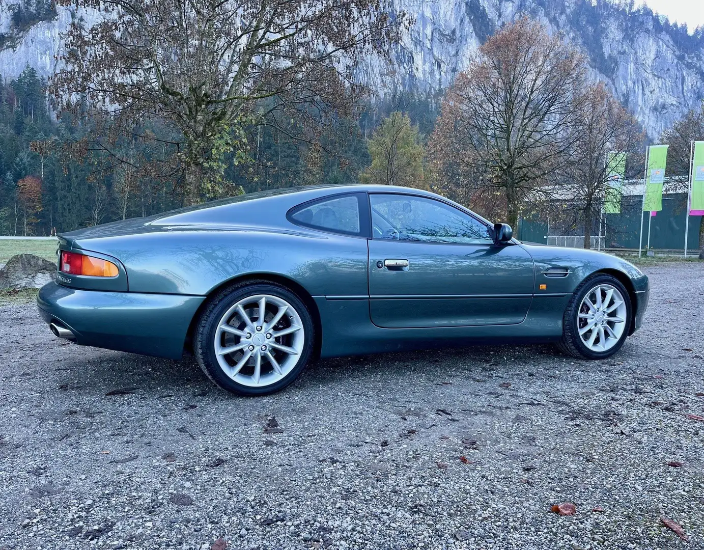 Vehicle image, number 3