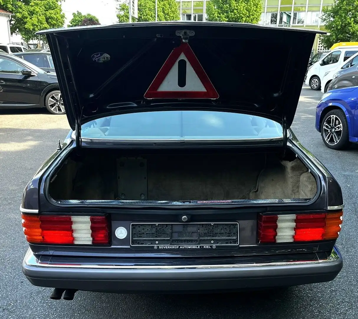 Vehicle image, number 18