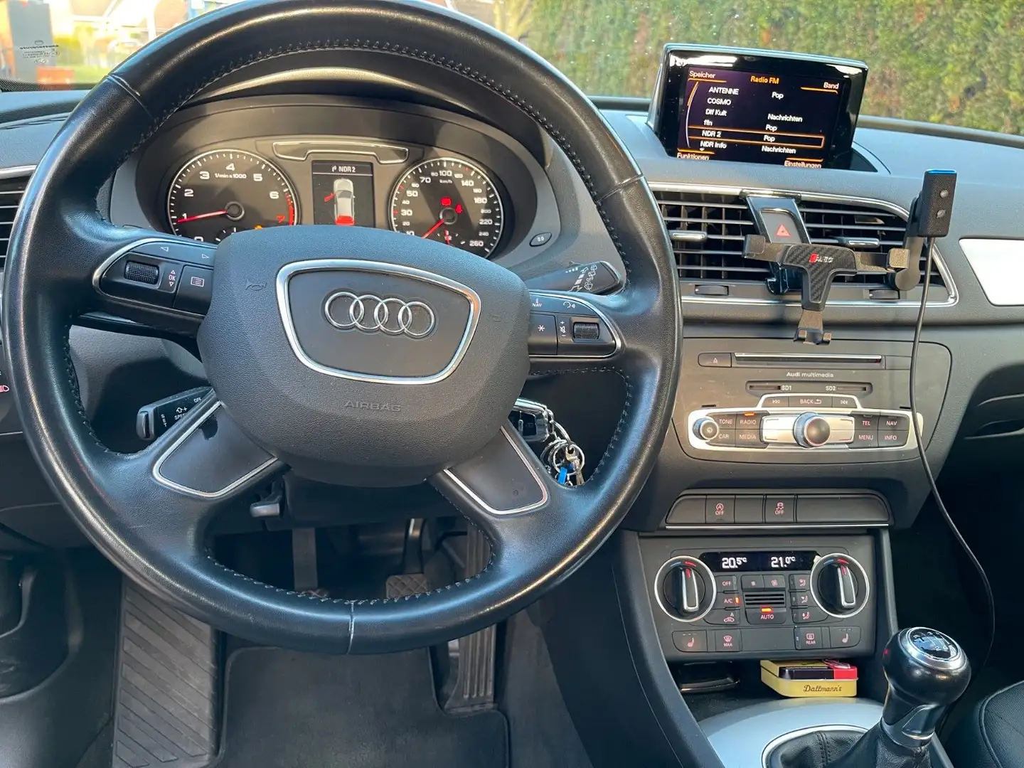 Vehicle image, number 9