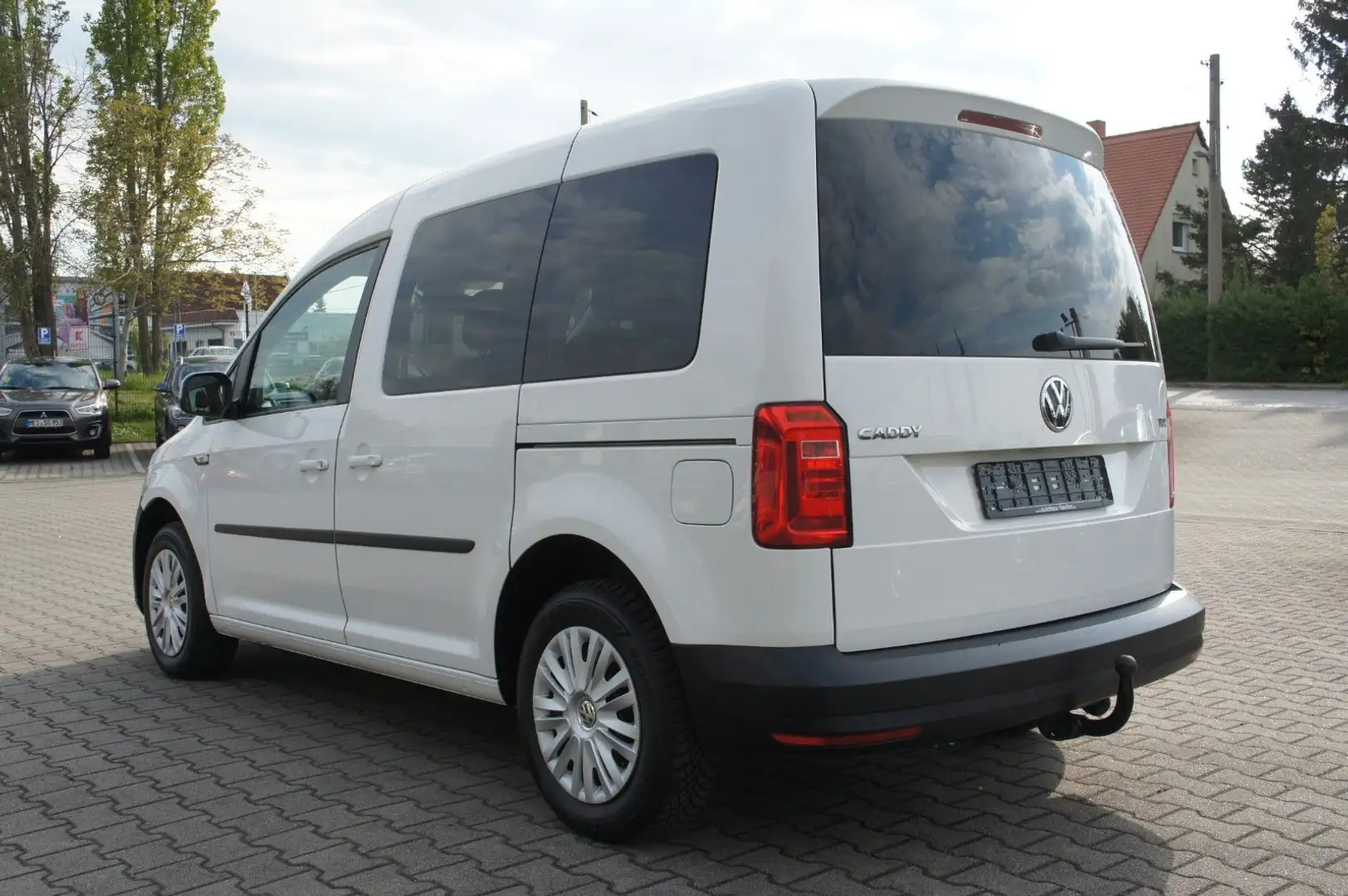 Vehicle image, number 6