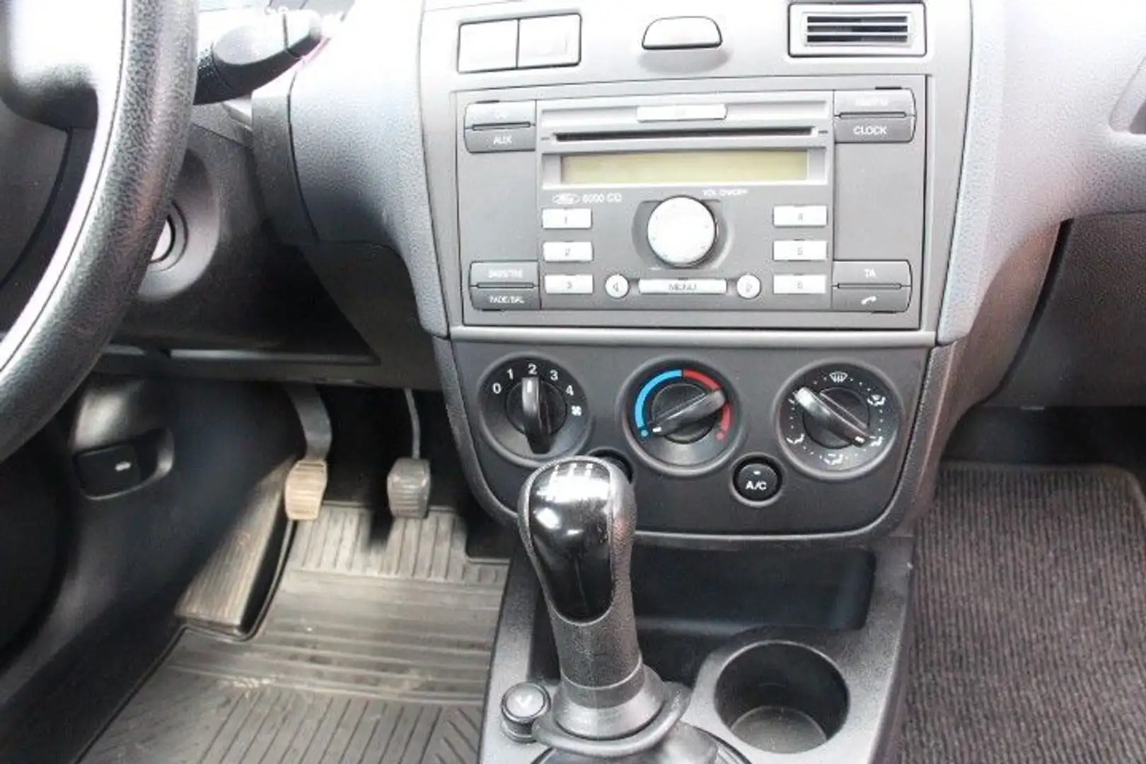 Vehicle image, number 14