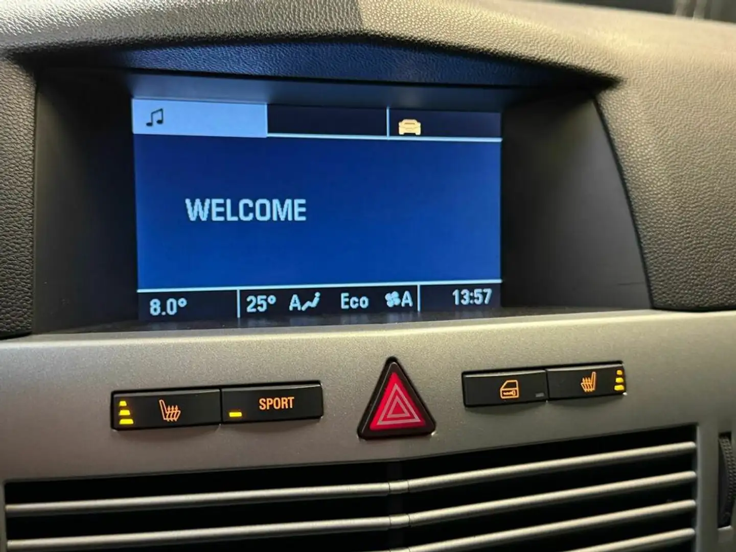 Vehicle image, number 20