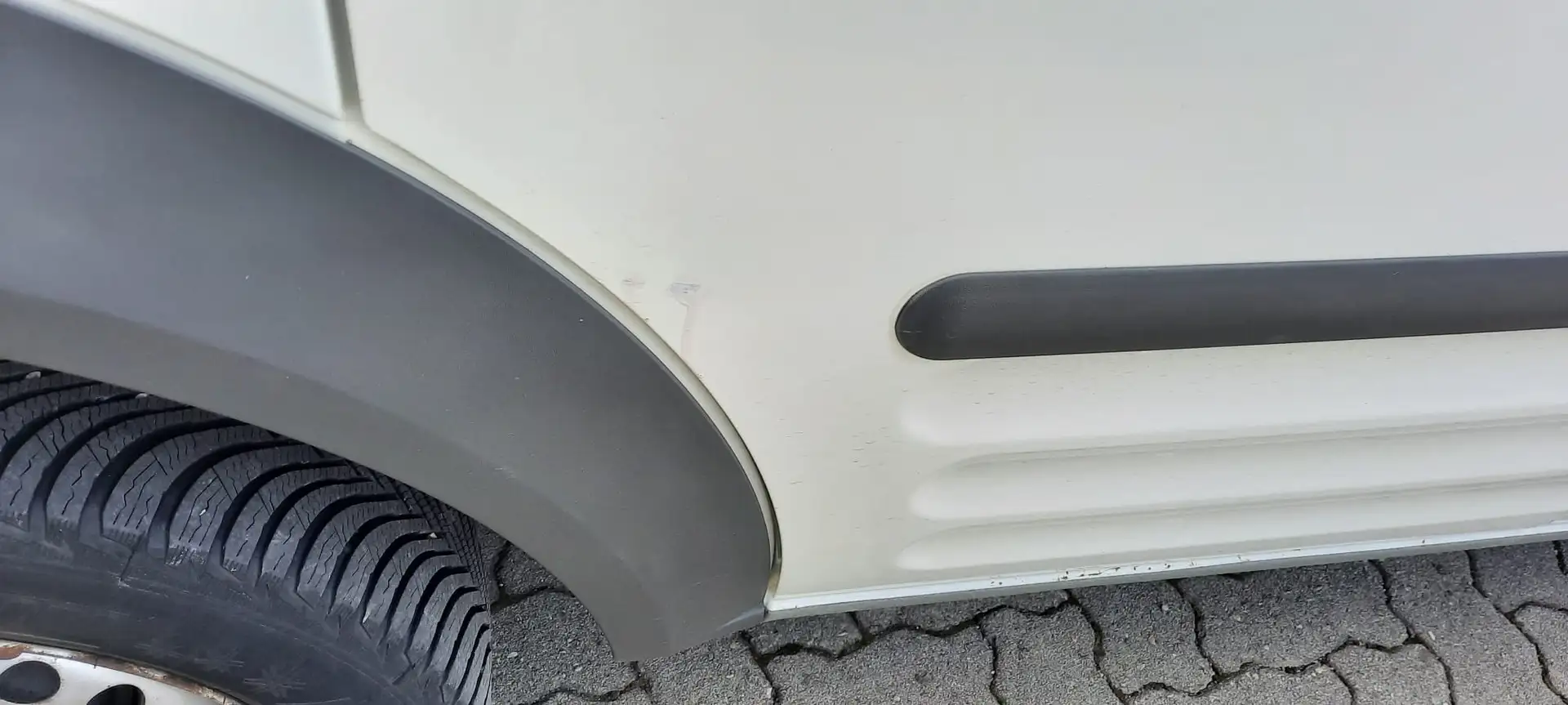 Vehicle image, number 8