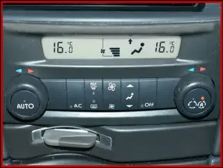 Vehicle image thumbnail, number 12