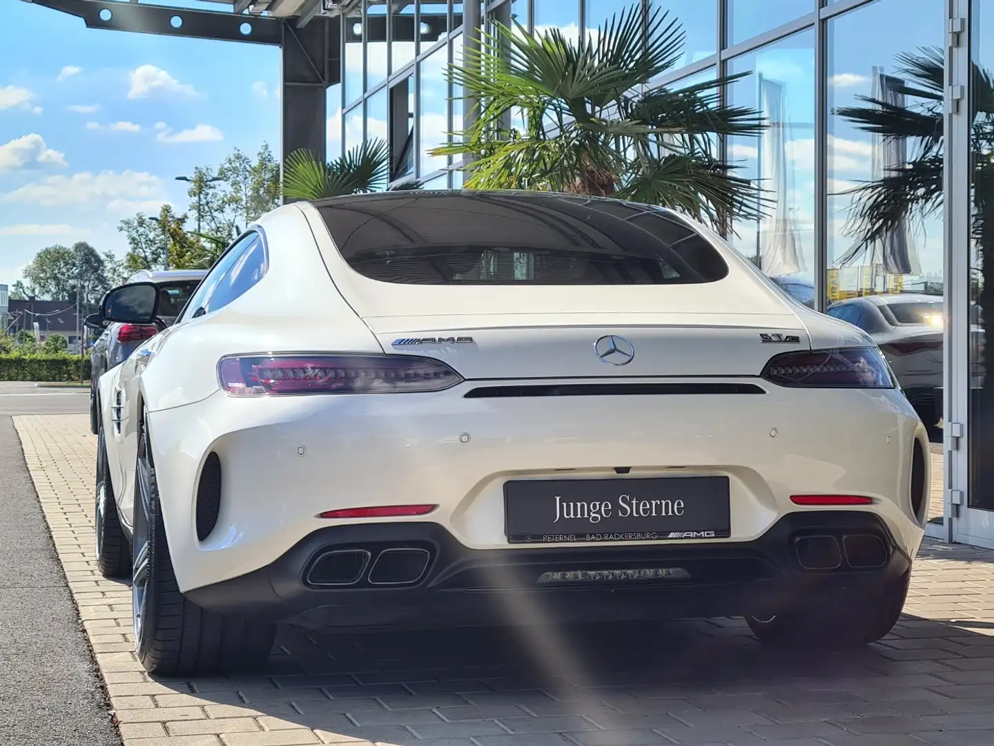 Vehicle image, number 10