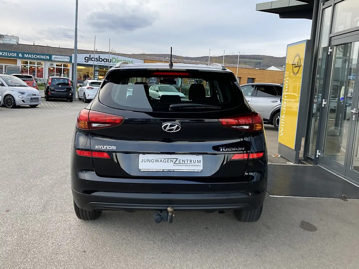 Vehicle image, number 13