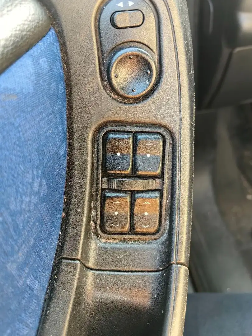 Vehicle image, number 9