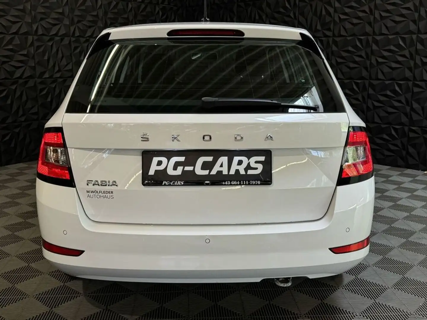 Vehicle image, number 8