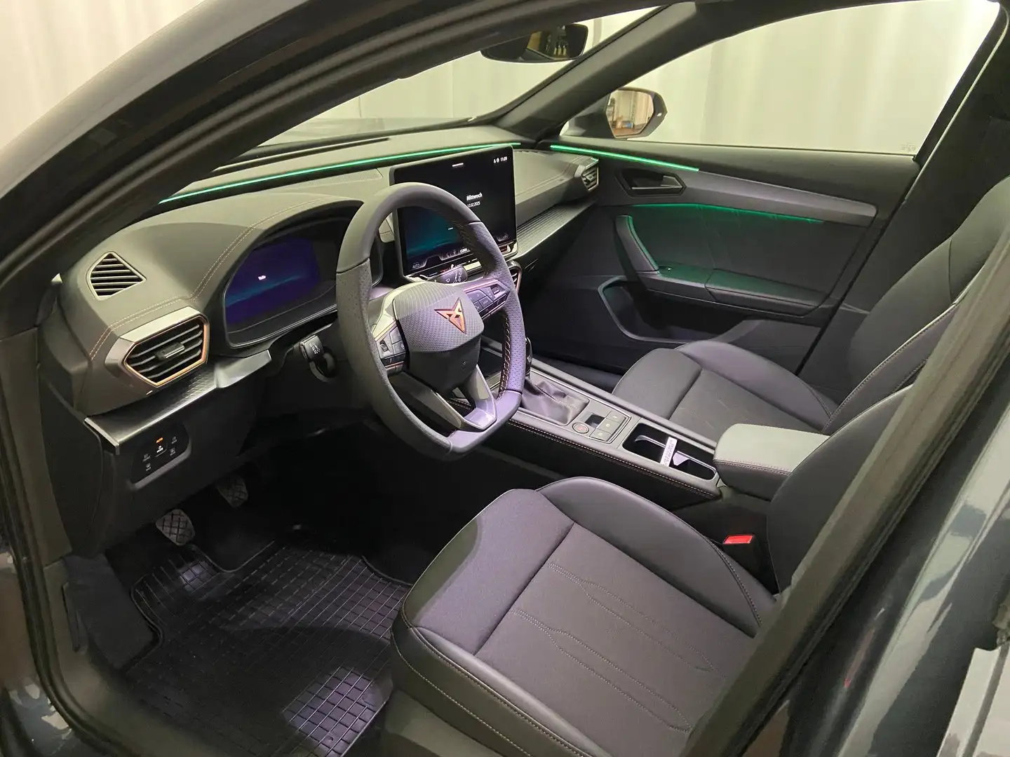 Vehicle image, number 8