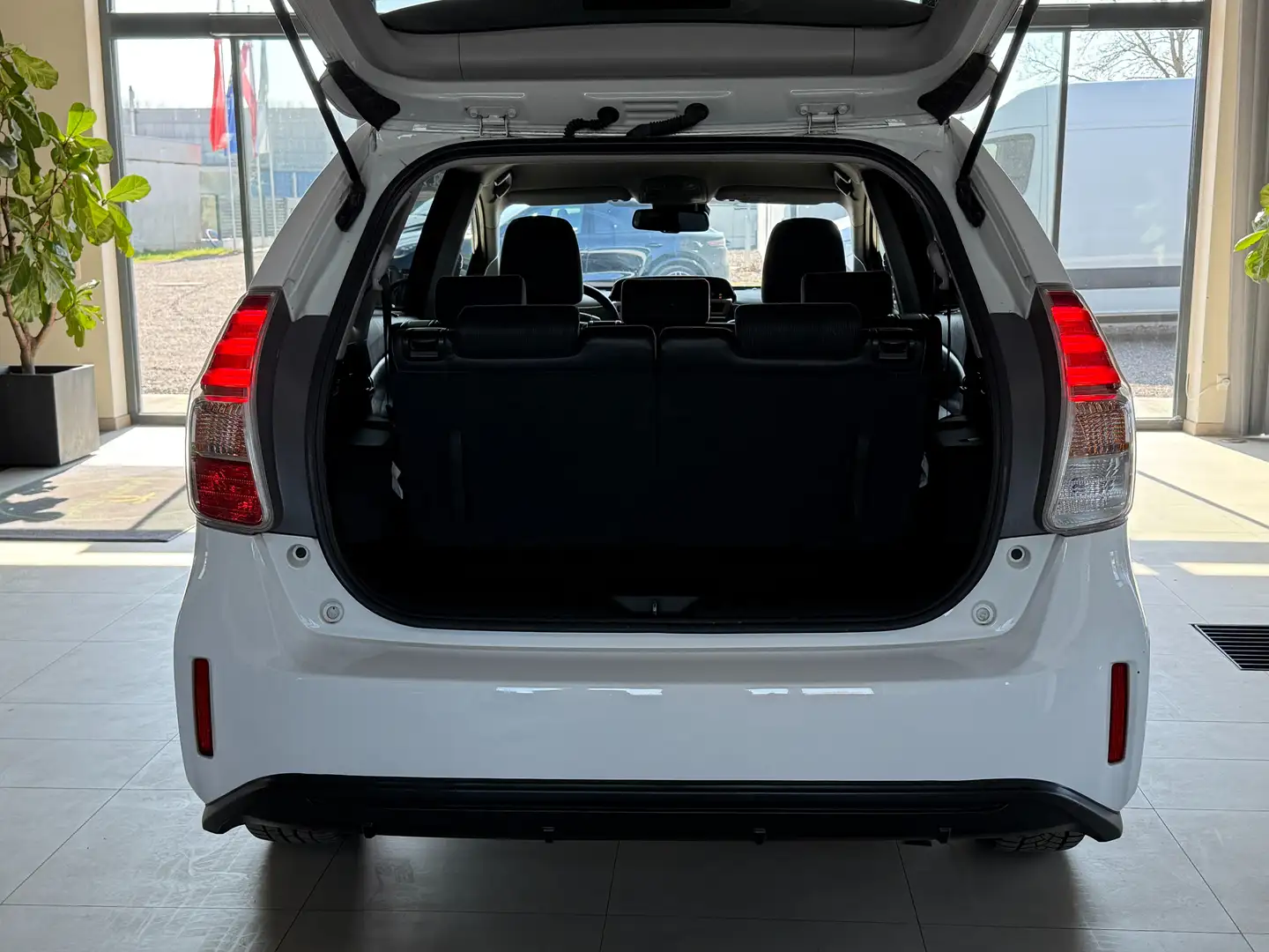 Vehicle image, number 5