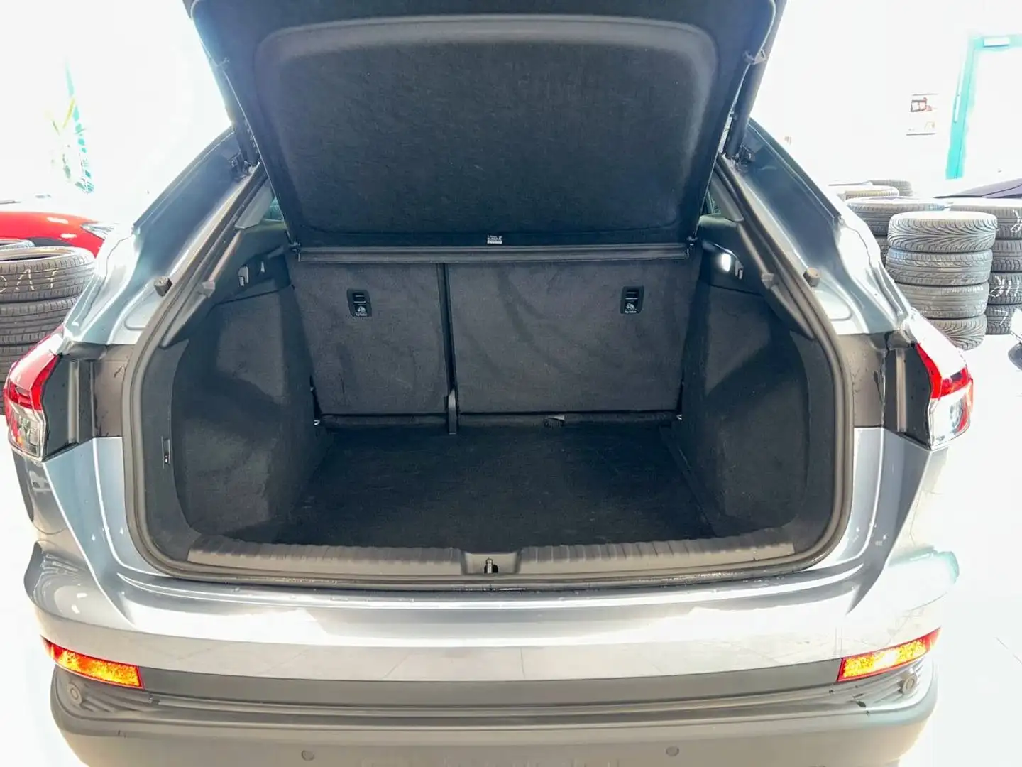 Vehicle image, number 7