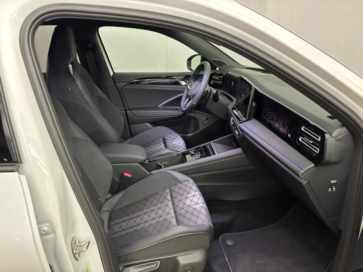 Vehicle image, number 9