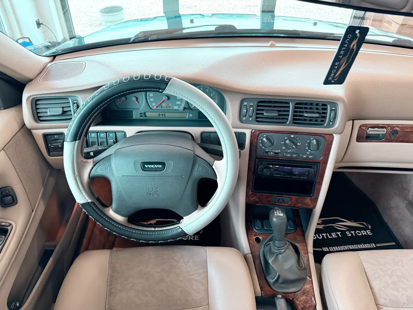Vehicle image, number 13