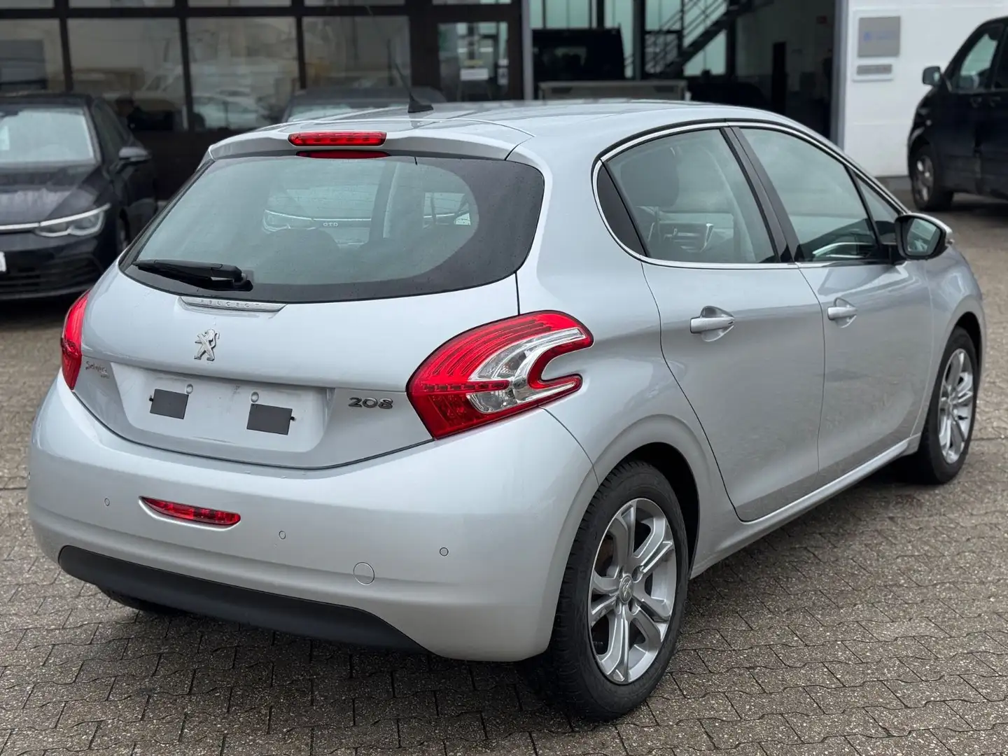 Vehicle image, number 4