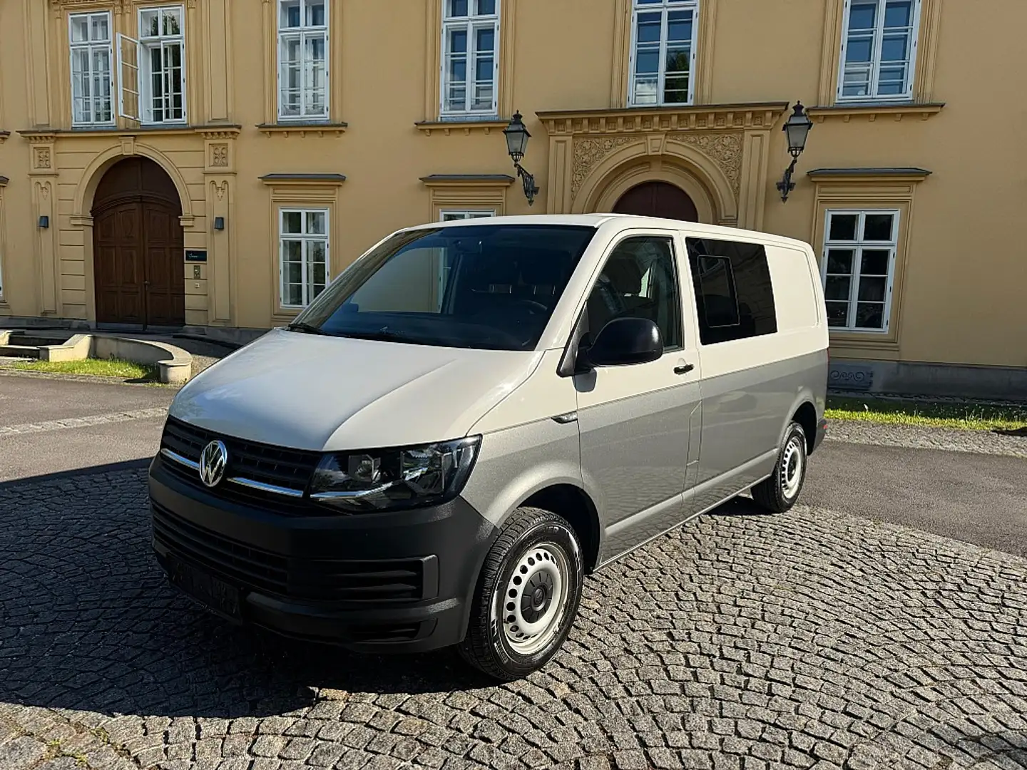 Vehicle image, number 2