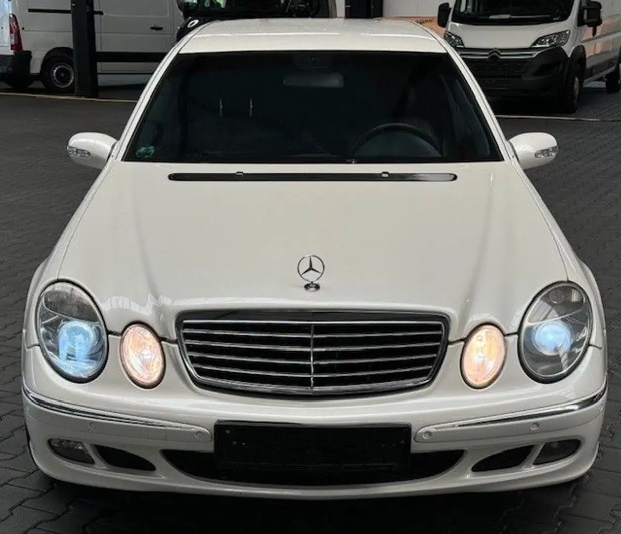 Vehicle image, number 2