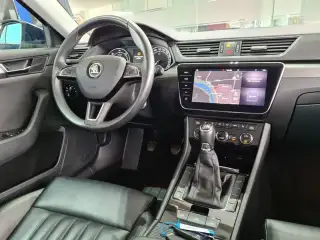 Vehicle image thumbnail, number 9