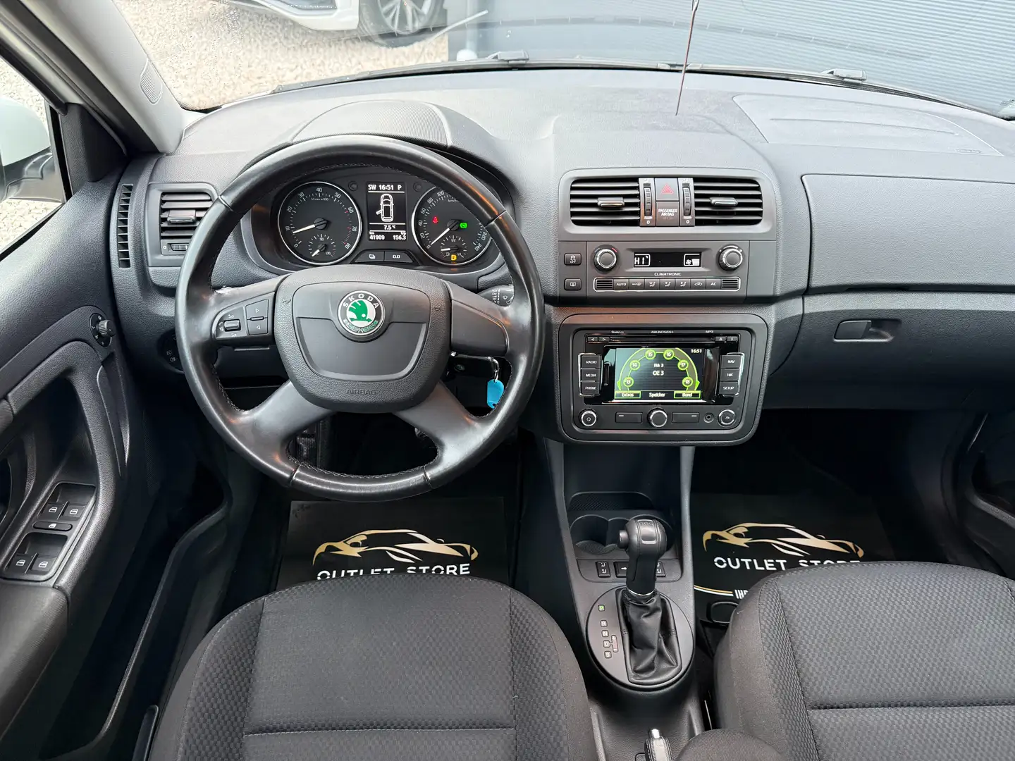 Vehicle image, number 13