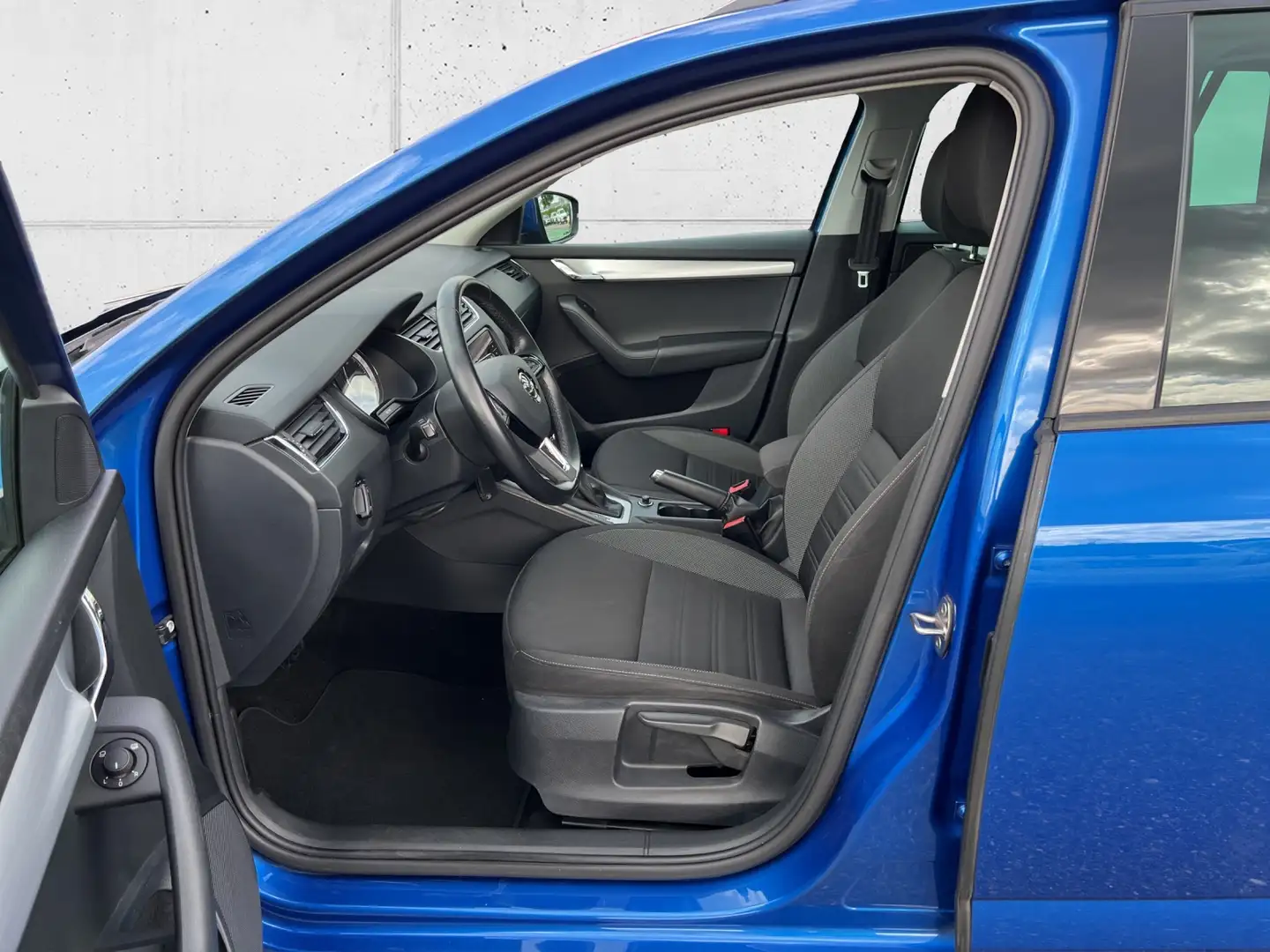 Vehicle image, number 7