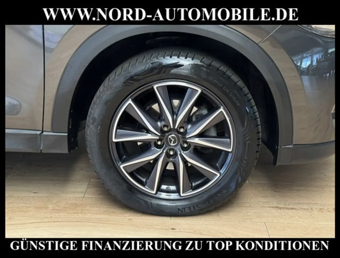 Vehicle image, number 12