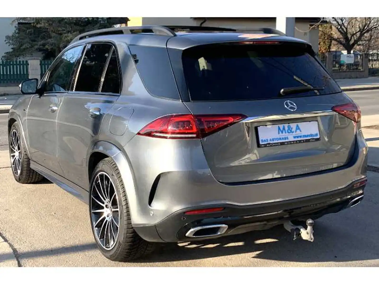 Vehicle image, number 6