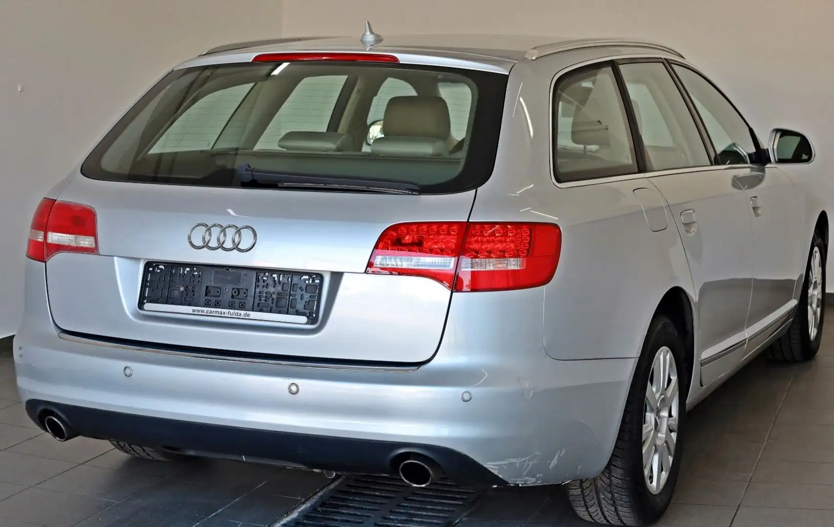 Vehicle image, number 2