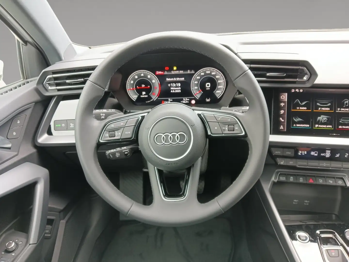 Vehicle image, number 12