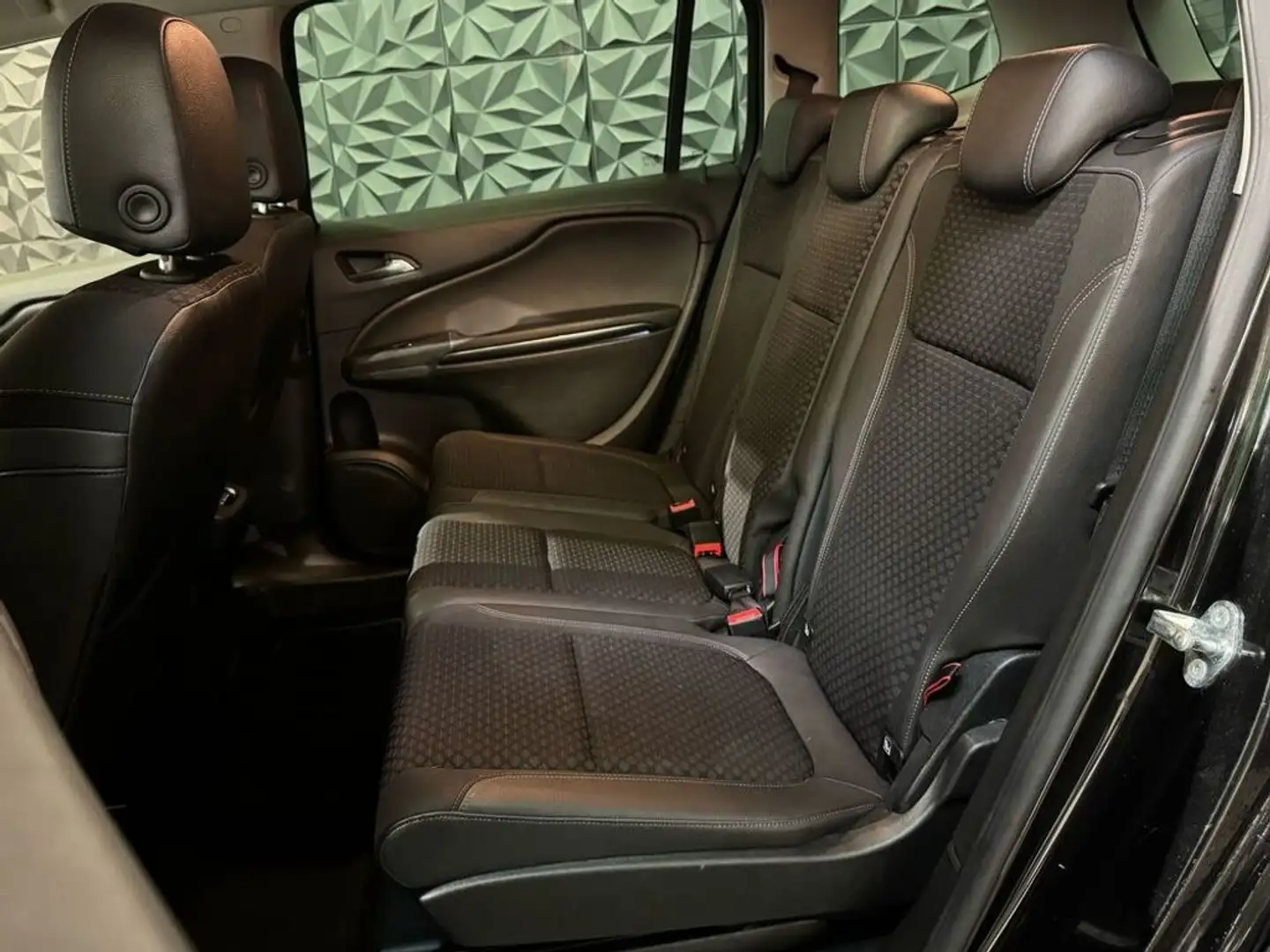 Vehicle image, number 5