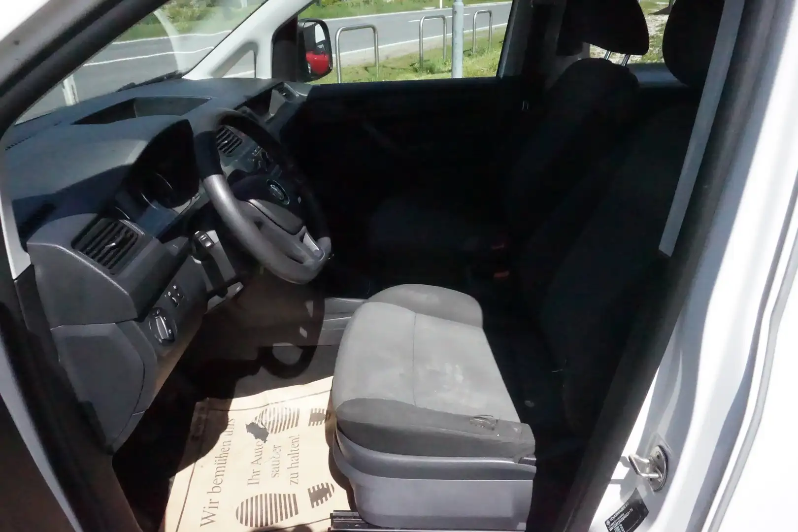 Vehicle image, number 12