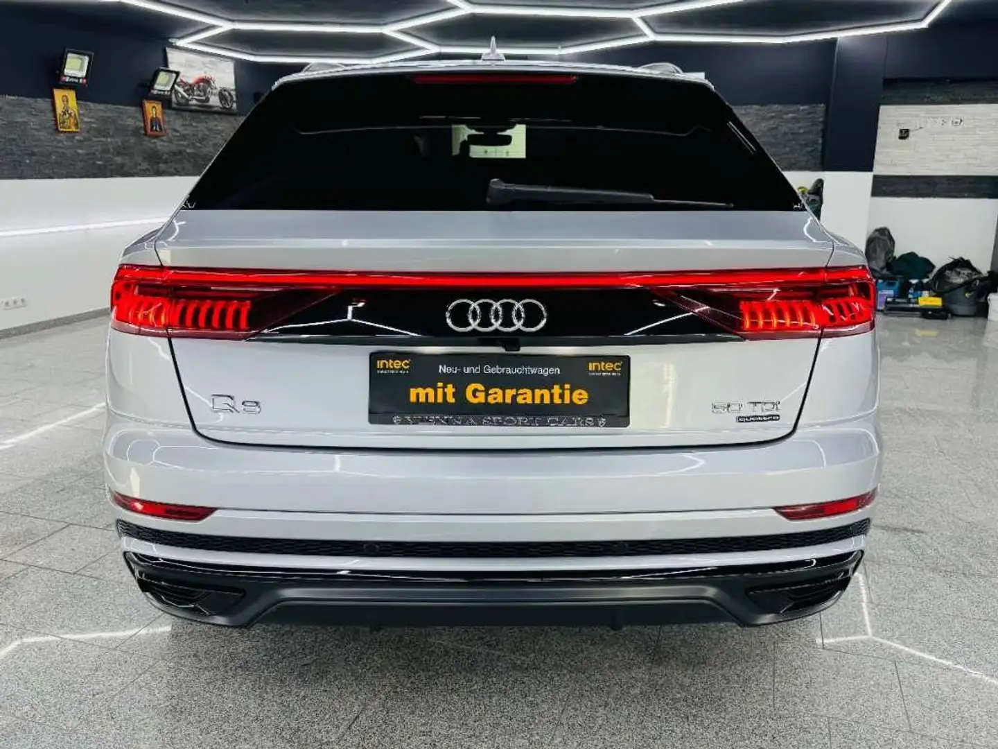 Vehicle image, number 13