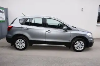 Vehicle image thumbnail, number 3