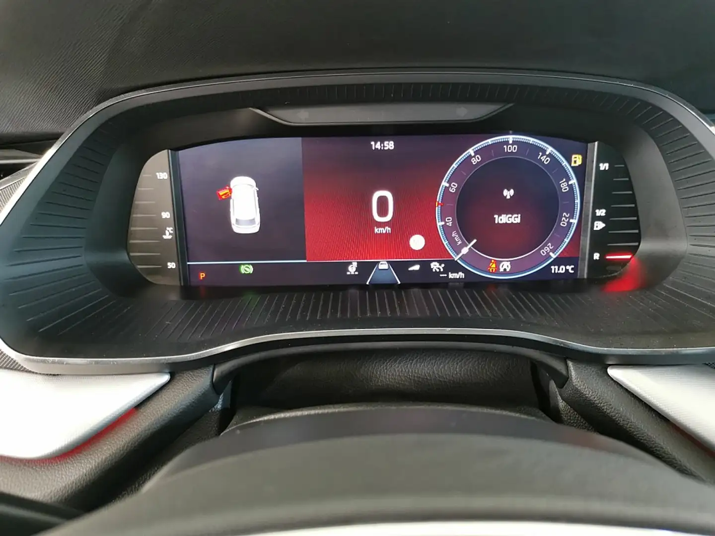 Vehicle image, number 10