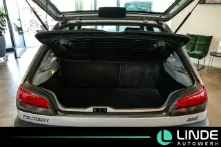 Vehicle image thumbnail, number 8
