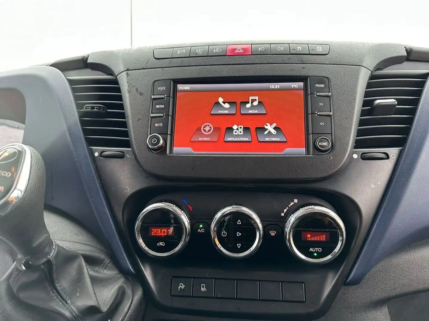 Vehicle image, number 9