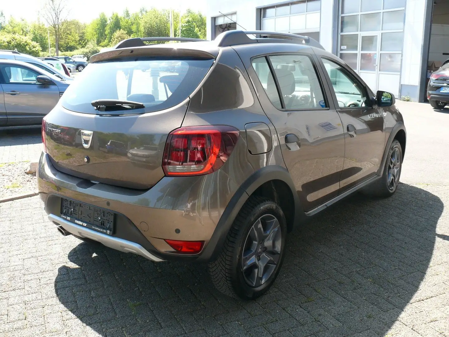 Vehicle image, number 2
