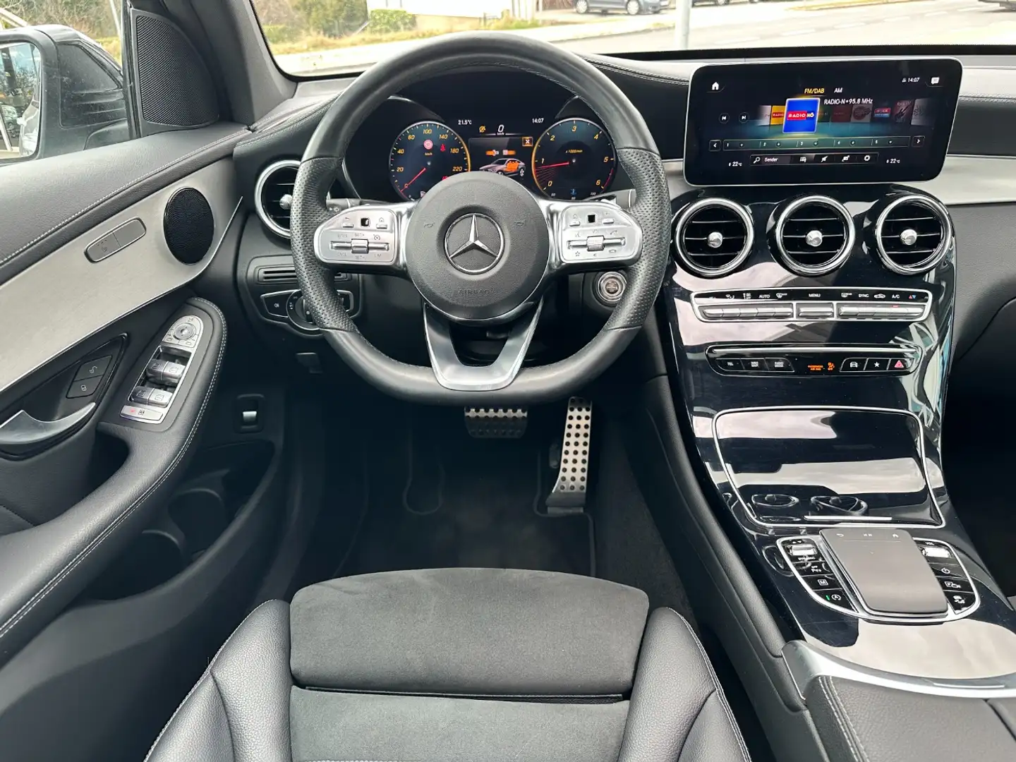 Vehicle image, number 13