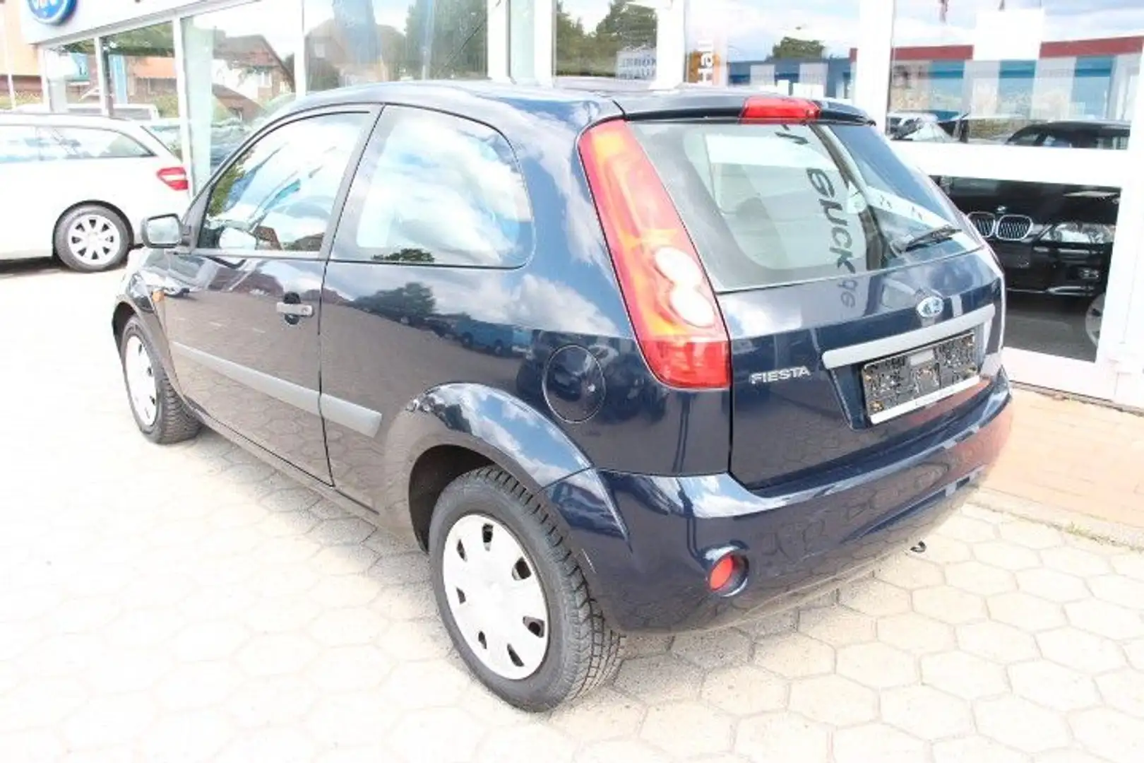 Vehicle image, number 7