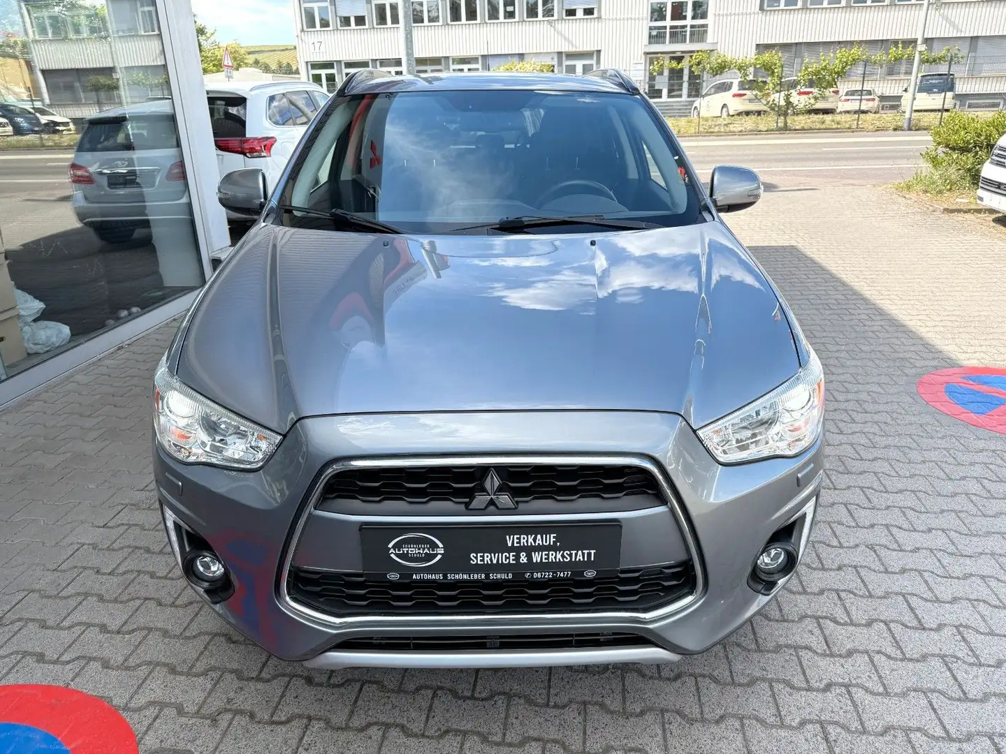 Vehicle image, number 13
