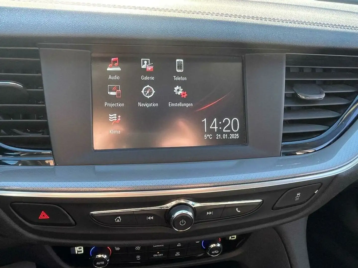 Vehicle image, number 9